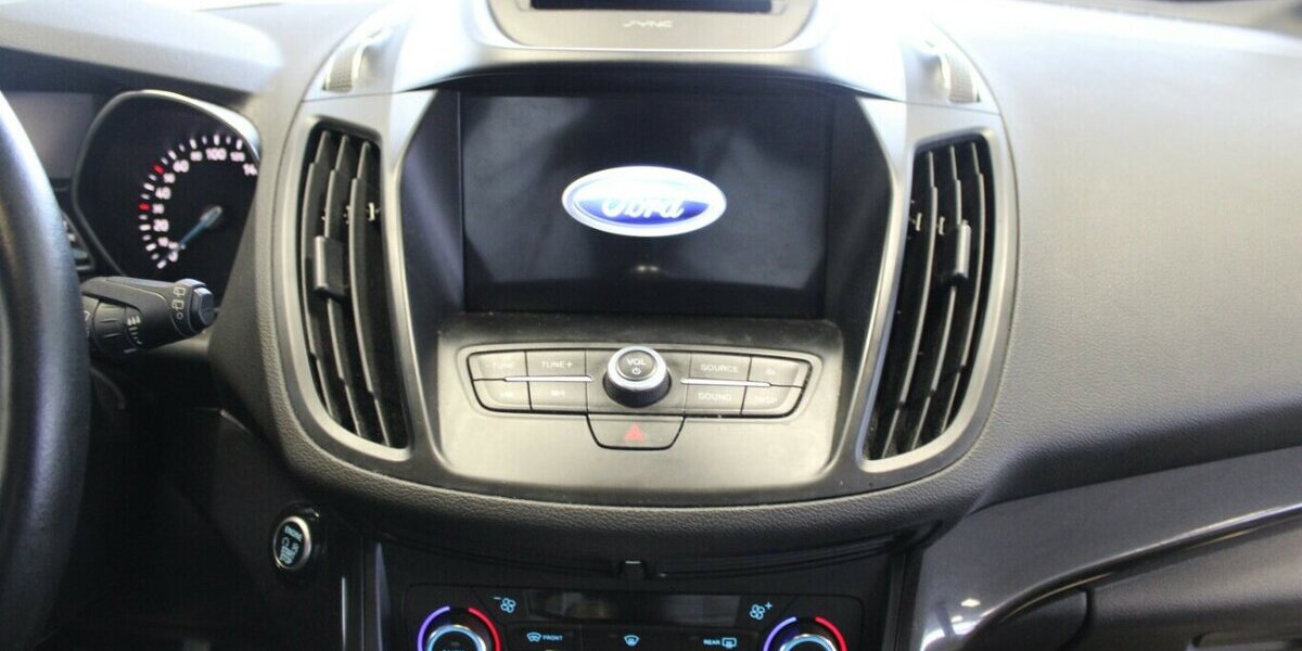 Ford Kuga 1.5 EcoBoost 2x4 ST-Line 110.675 km 12.480 &euro; Euskirchen 53881