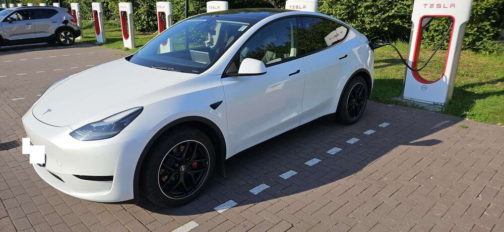 Tesla Model Y 40.000 km 32.980 &euro; Königswinter 53639