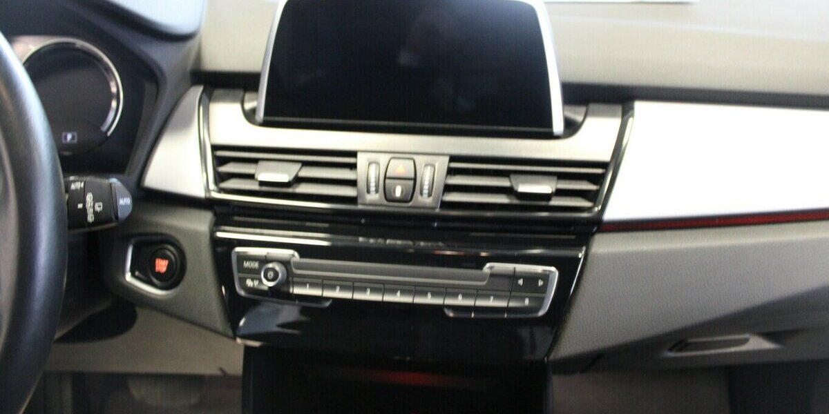 BMW 225 xe iPerformance Active Tourer Advantage - 8-Fa 99.262 km 14.980 &euro; Euskirchen 53881