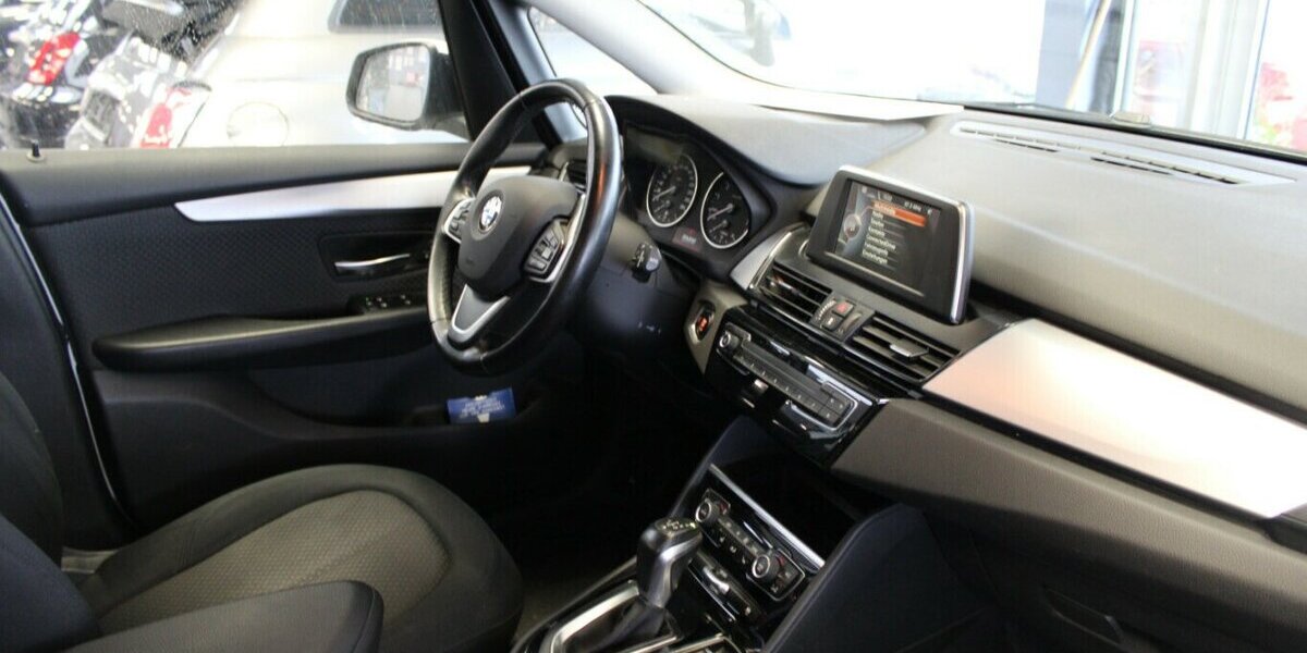 BMW 218 Active Tourer Aut. Advantage 78.050 km 13.980 &euro; Euskirchen 53881