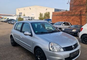 Renault Clio 71.800 km 2.399 &euro; Bonn 53227