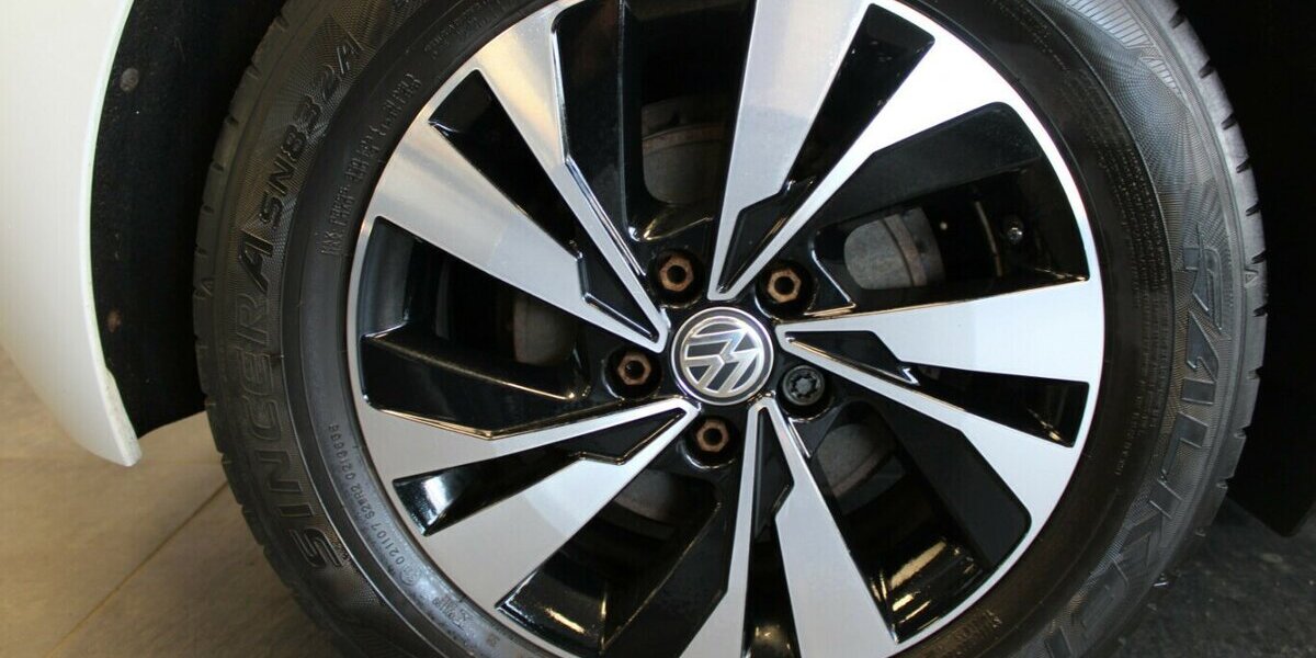 VW Polo 1.0 TSI Comfortline - 5-Türig - Navi - 132.167 km 9.980 &euro; Euskirchen 53881