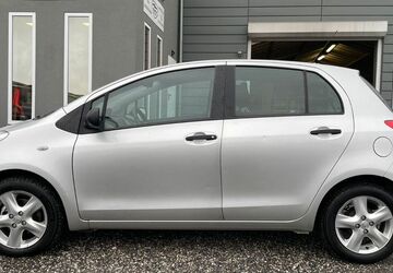 Toyota Yaris 118.000 km 3.900 &euro; Euskirchen 53881