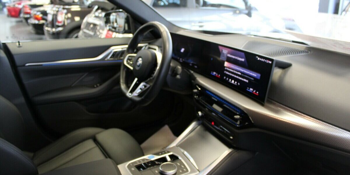 BMW i4 eDrive 40 Gran Coupe M Sport - Head-Up - 22.177 km 45.480 &euro; Euskirchen 53881