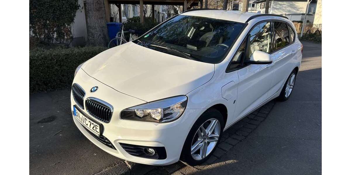 BMW 225 129.700 km 12.600 &euro; Bonn 53179