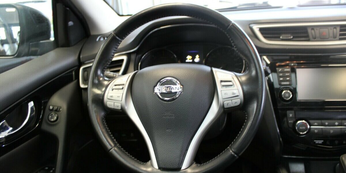 Nissan Qashqai 1.6 dCi Xtronic TEKNA - Pano - AHK - 108.138 km 14.980 &euro; Euskirchen 53881