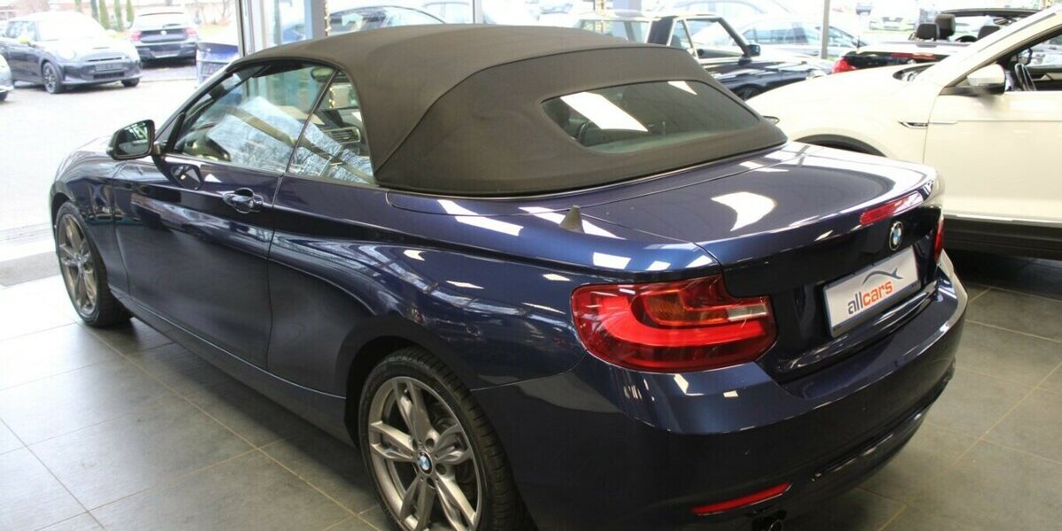 BMW 218d Cabrio Sport Line - Navi - Xenon - PDC - 87.420 km 16.980 &euro; Euskirchen 53881