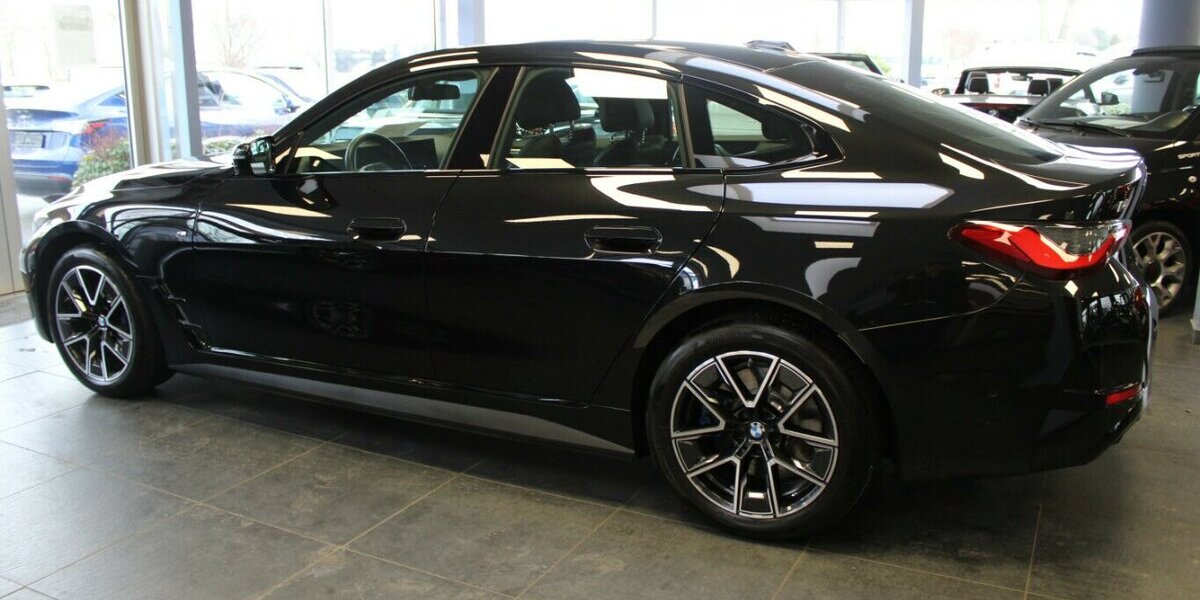 BMW i4 eDrive 40 Gran Coupe M Sport - Head-Up - 22.177 km 45.480 &euro; Euskirchen 53881