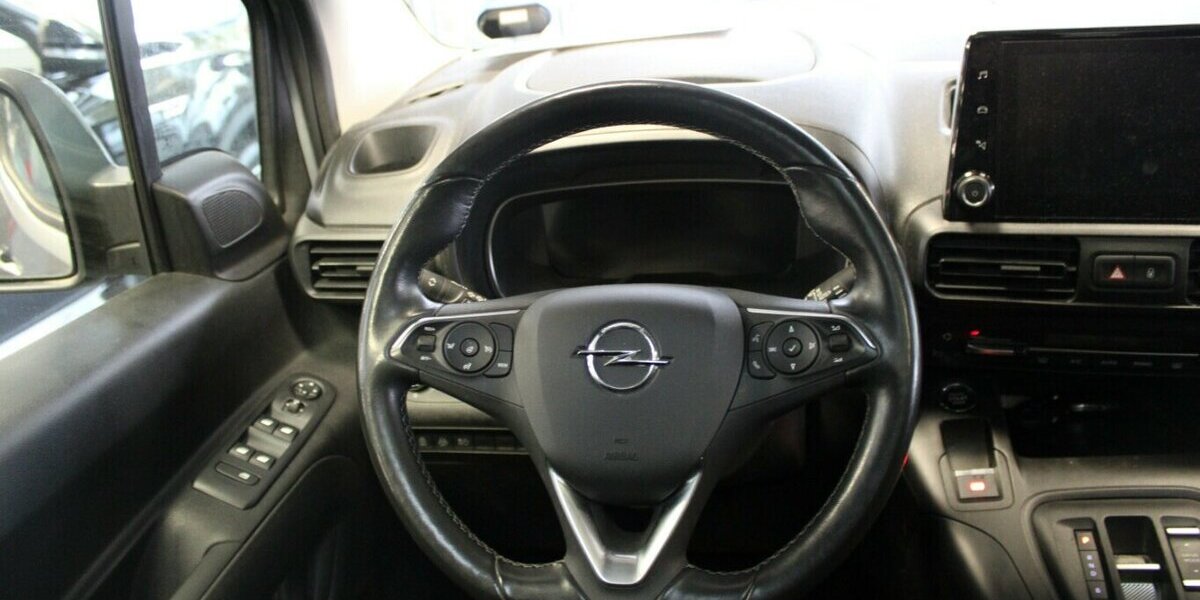 Opel Combo-e Life Ultimate 27.035 km 19.980 &euro; Euskirchen 53881