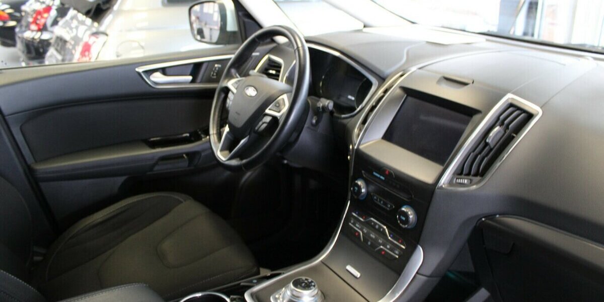 Ford S-Max 2.5 Duratec FHEV TITANIUM -AHK - 97.950 km 22.980 &euro; Euskirchen 53881