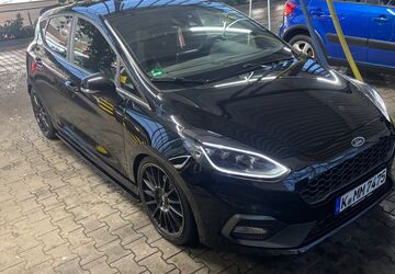 Ford Fiesta 97.000 km 12.500 &euro; Köln 50859