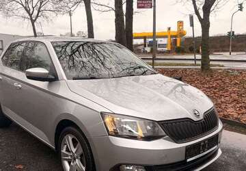 Skoda Fabia 48.000 km 10.750 &euro; Köln 51109