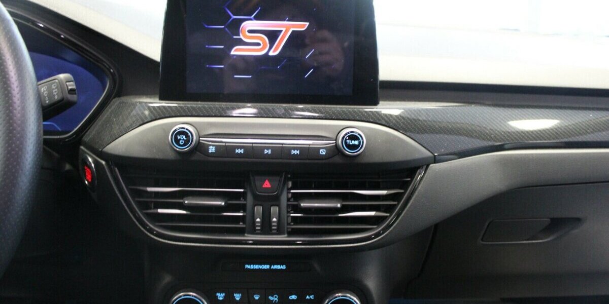 Ford Focus 2.3 EcoBoost ST Edition - 1. Hand - 97.428 km 21.980 &euro; Euskirchen 53881