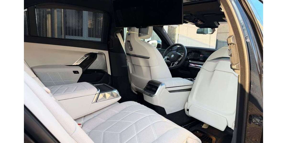 BMW 740 15.856 km 106.950 &euro; Köln 50739