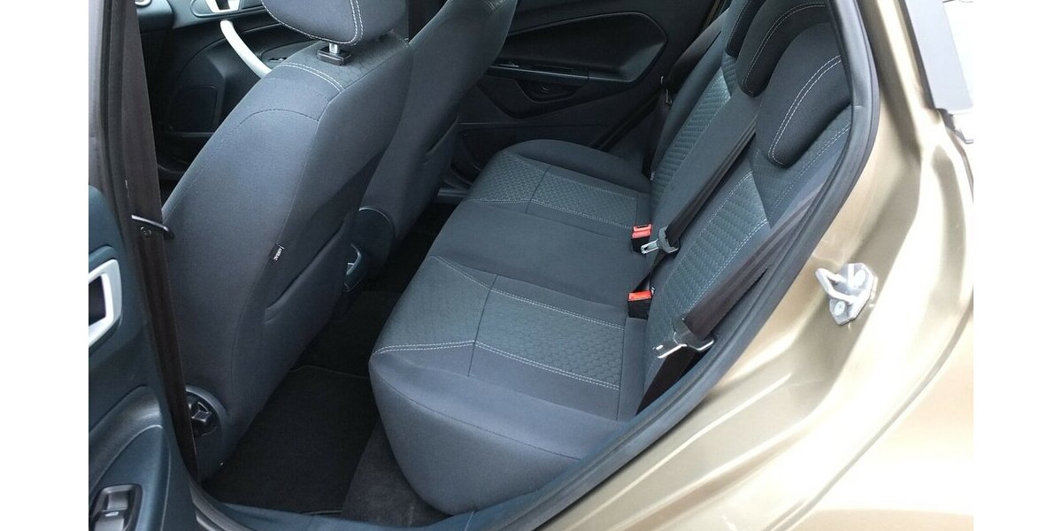 Ford Fiesta TITANIUM KLIMAAUTOMATIK RÜCKFAHRKAMERA 115.395 km 5.908 &euro; Köln 50858