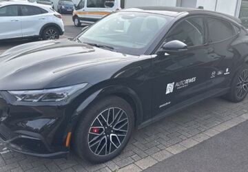 Ford Mustang Mach-E 17.028 km 44.990 &euro; Köln 50825