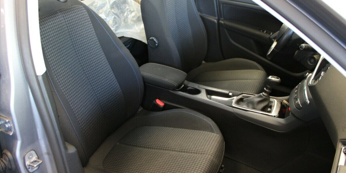 Peugeot 308 PureTech 130 GPF Style 81.569 km 11.980 &euro; Euskirchen 53881