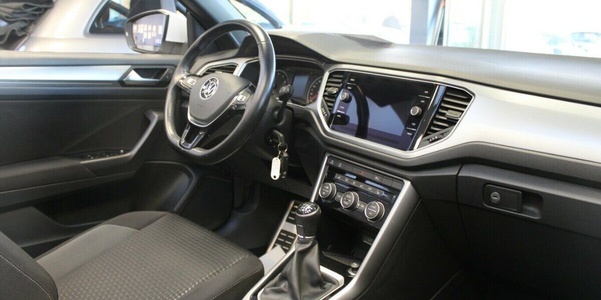 VW T-Roc Cabriolet 1.0 TSI OPF ACTIVE 19.610 km 21.980 &euro; Euskirchen 53881