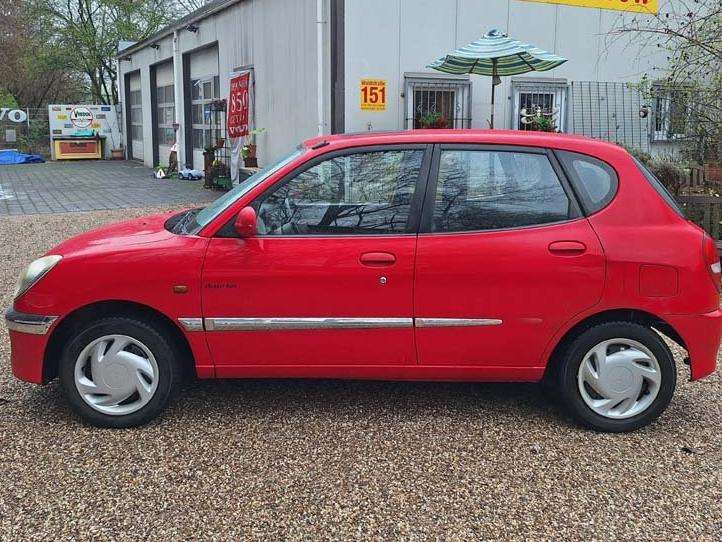 Daihatsu Sirion 79.000 km 2.890 &euro; Köln Porz-Grengel 51147