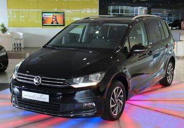 VW Touran 97.672 km 18.750 &euro; Troisdorf (Köln/Bonn) 53842