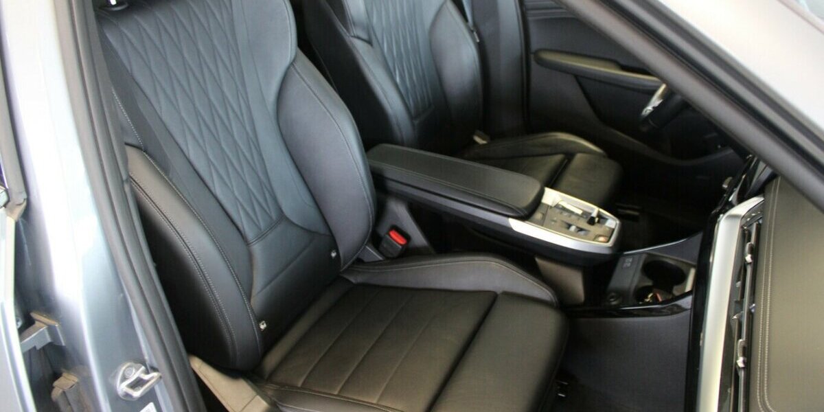 BMW 218d Active Tourer Aut. - M SPORT - Leder - Panora 53.725 km 28.980 &euro; Euskirchen 53881