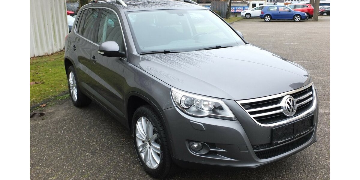 VW Tiguan TEAM orig.ATM ca 52 tkm XENON AHK PARKPILOT 112.432 km 10.450 &euro; Köln 50858