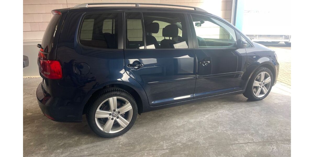 VW Touran 111.000 km 13.900 &euro; Köln 50999
