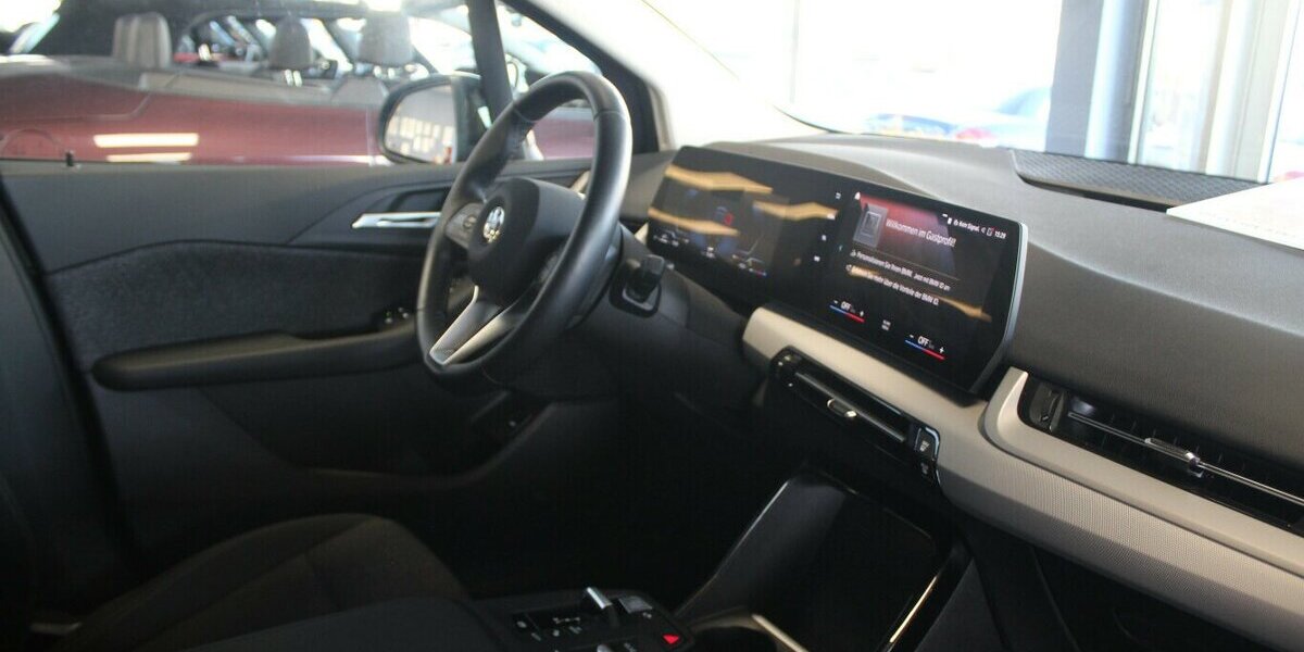 BMW 220 Active Tourer NEW MODELL - LED - Navi - Kamera 51.240 km 23.980 &euro; Euskirchen 53881