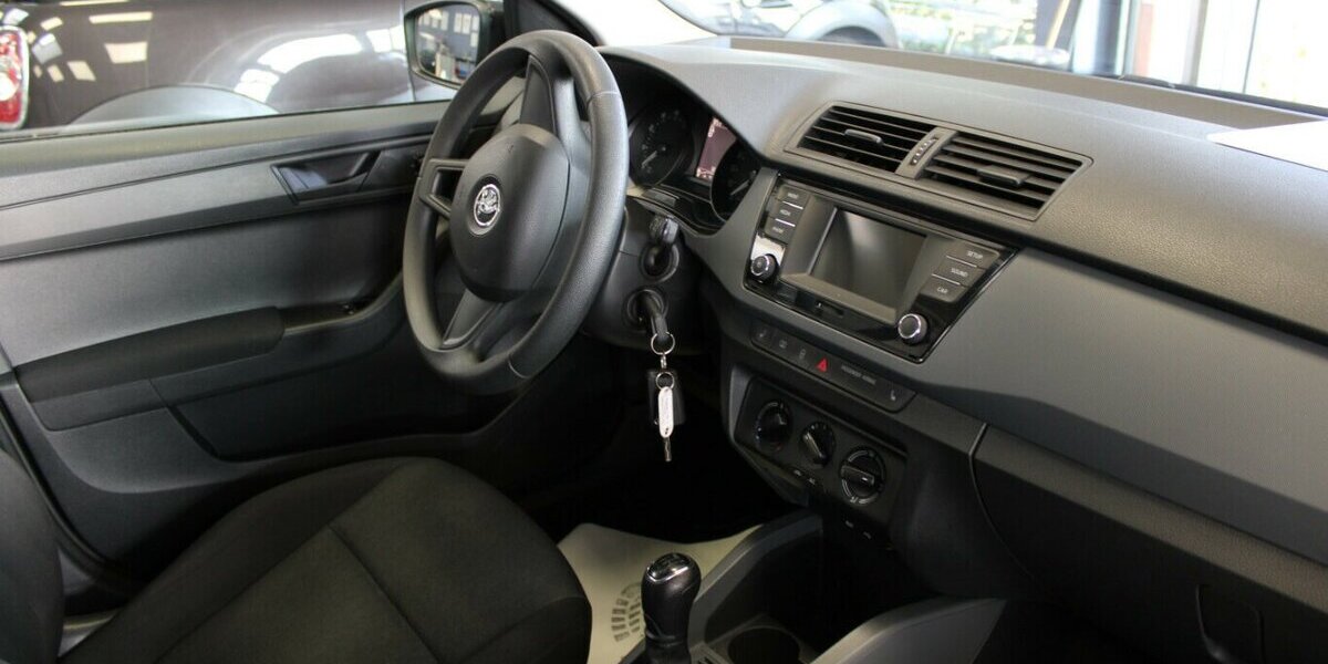 Skoda Fabia 1.0 MPI Cool Edition 66.971 km 8.980 &euro; Euskirchen 53881