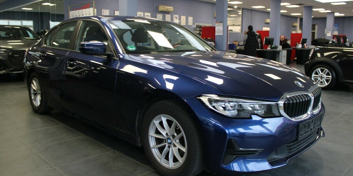 BMW 318 318d Advantage 1.HAND LED - Navi - Shz. 102.245 km 19.980 &euro; Euskirchen 53881