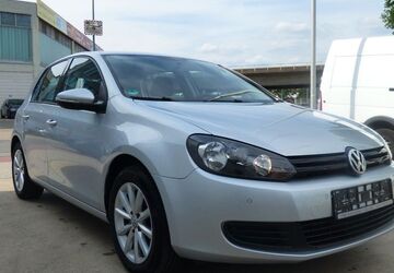 VW Golf 106.000 km 7.999 &euro; Köln 51105