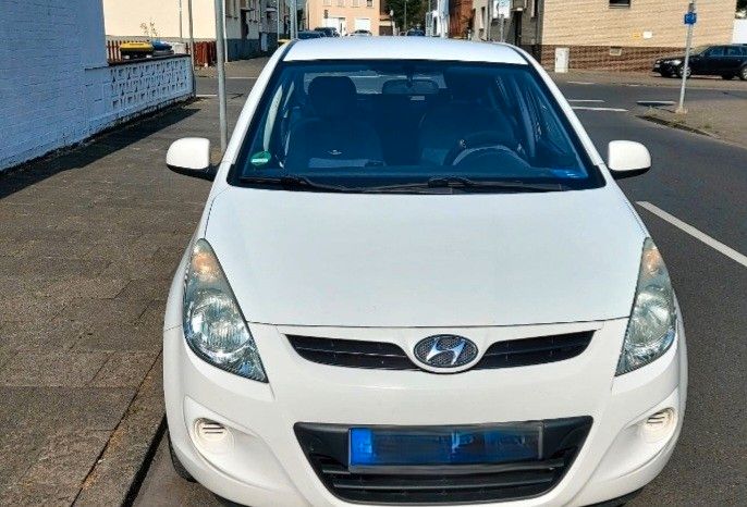 Hyundai i20 200.000 km 2.500 &euro; Euskirchen 53879