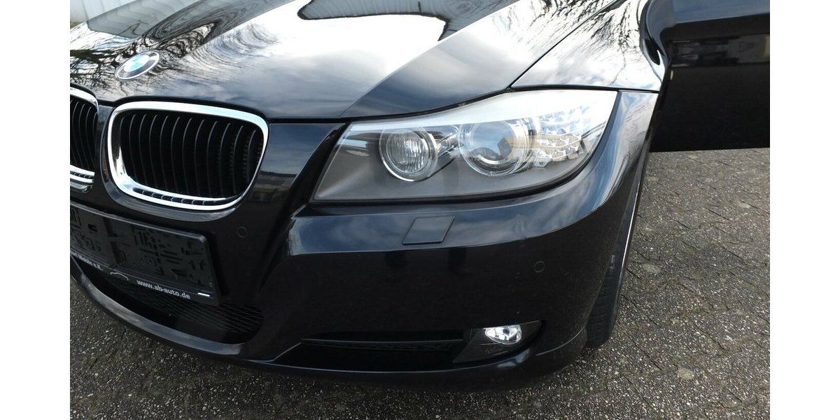 BMW 320i NAVI XENON PDC GARANTIE AHK BLUETOOTH 139.715 km 8.708 &euro; Köln 50858