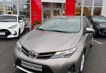 Toyota Auris 74.100 km 9.290 &euro; Bad Neuenahr 53474