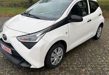 Toyota Aygo (X) 39.900 km 9.990 &euro; Kircheib 57635