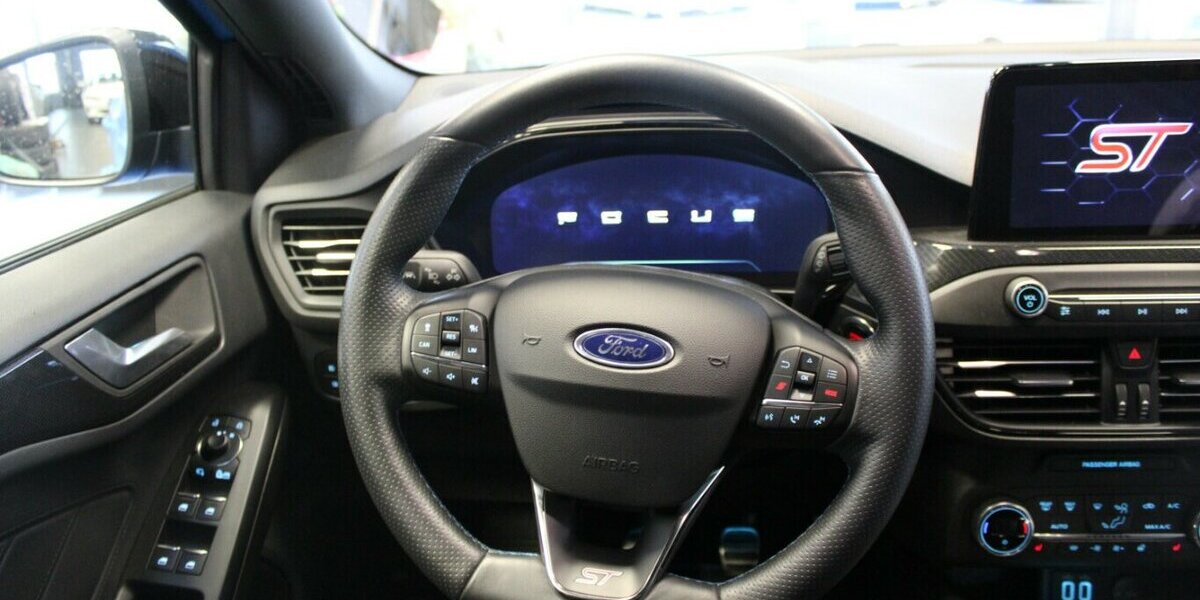 Ford Focus 2.3 EcoBoost ST Edition - 1. Hand - 97.428 km 21.980 &euro; Euskirchen 53881