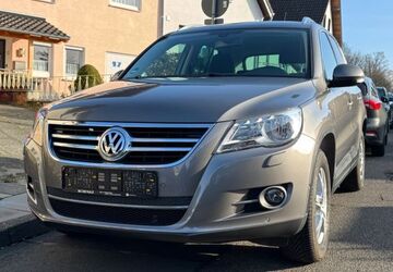 VW Tiguan 98.400 km 10.900 &euro; Swisttal 53913