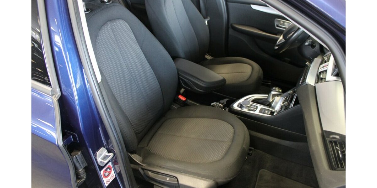 BMW 220 220i Active Tourer Aut. Advantage - Navi - PDC 49.770 km 17.980 &euro; Euskirchen 53881