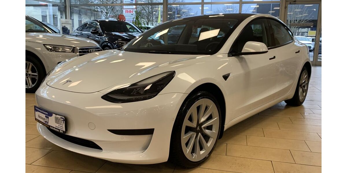 Tesla Model 3 26.302 km 27.950 &euro; Hennef 53773