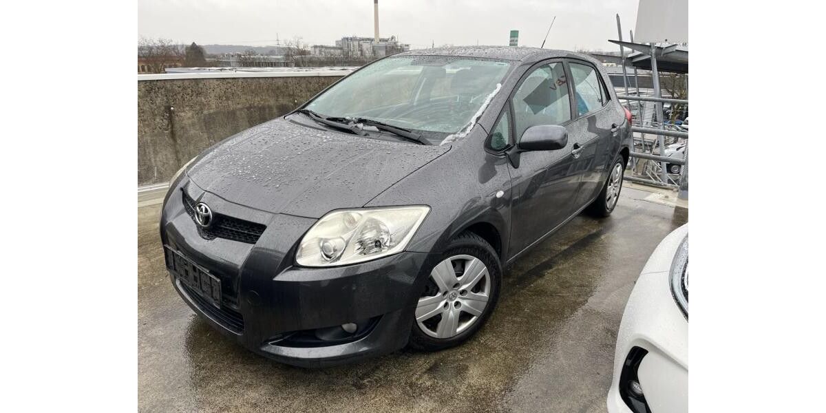 Toyota Auris 149.890 km 5.490 &euro; Königswinter 53639