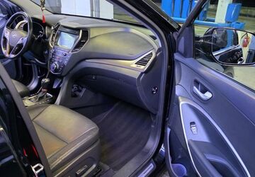 Hyundai Grand Santa Fe 215.800 km 16.200 &euro; Köln 50829