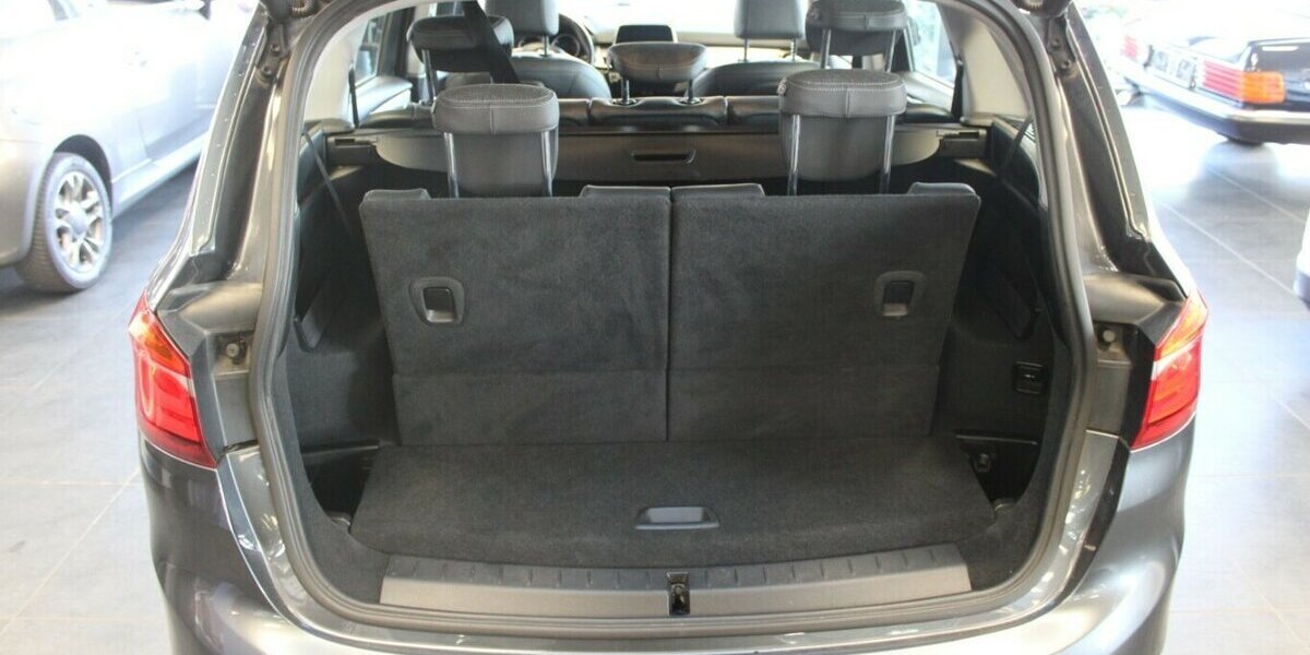 BMW 220 Gran Tourer Aut. Sport Line - 7-Sitzer - 106.315 km 18.480 &euro; Euskirchen 53881