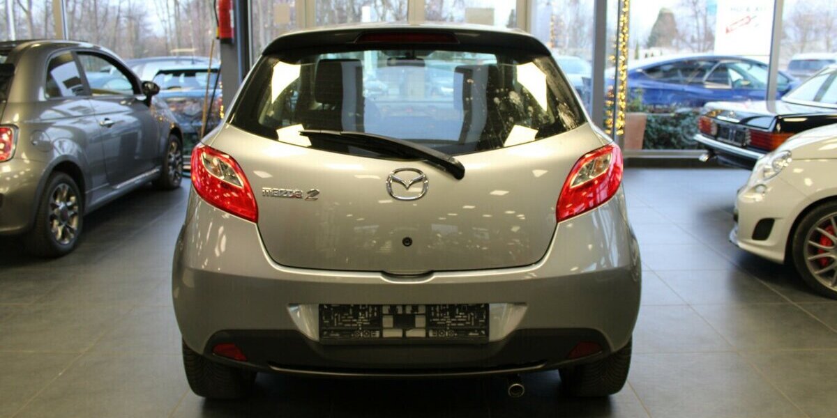 Mazda 2 1.5 MZR Sports-Line 132.930 km 5.980 &euro; Euskirchen 53881