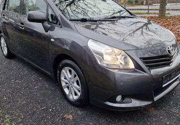 Toyota Verso 137.000 km 6.999 &euro; Köln 51107