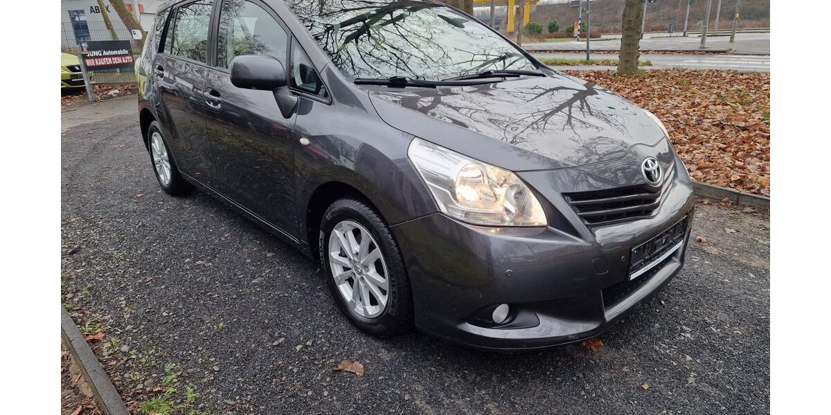 Toyota Verso 137.000 km 6.999 &euro; Köln 51107