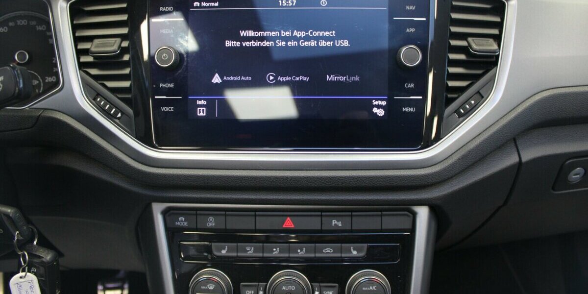 VW T-Roc Cabriolet 1.0 TSI OPF ACTIVE 19.610 km 21.980 &euro; Euskirchen 53881