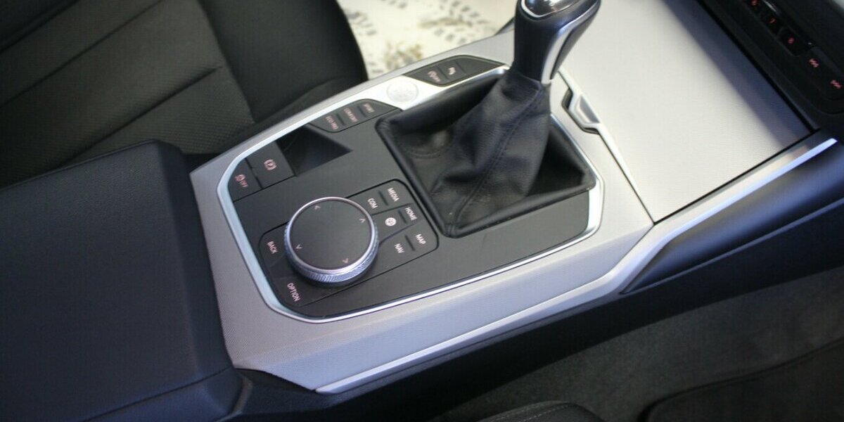 BMW 318 318d Advantage 1.HAND LED - Navi - Shz. 102.245 km 19.980 &euro; Euskirchen 53881