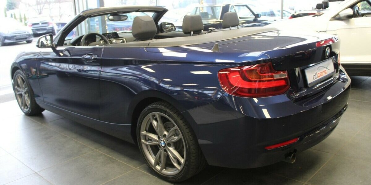 BMW 218d Cabrio Sport Line - Navi - Xenon - PDC - 87.420 km 16.980 &euro; Euskirchen 53881