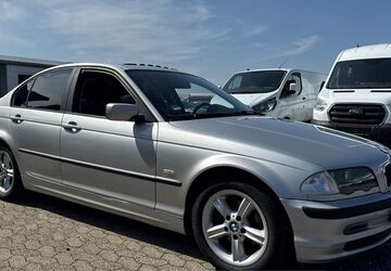 BMW 318 159.000 km 1.988 &euro; Rheinbach 53359