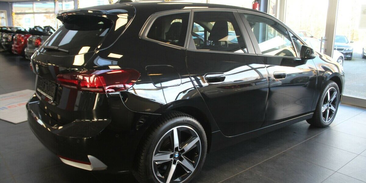 BMW 220 Active Tourer NEW MODELL - LED - Navi - Kamera 51.240 km 23.980 &euro; Euskirchen 53881